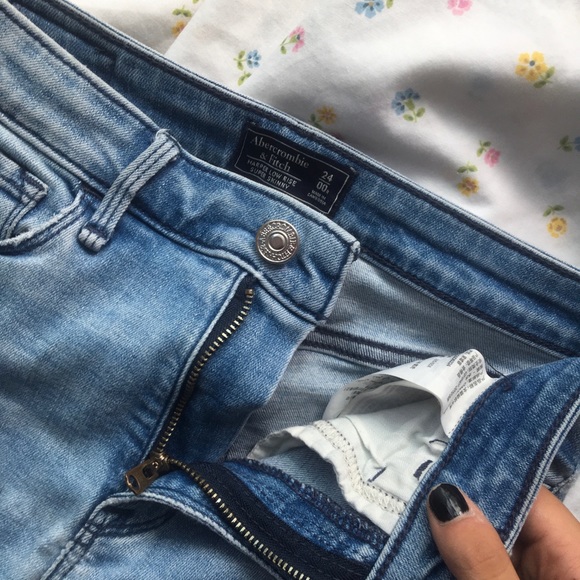 abercrombie and fitch blue jeans - Picture 2 of 4